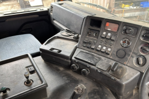 lastwagen_-_p_113_hk_6x4_kipper_mit_ladekran_-_scania_307115.jpg
