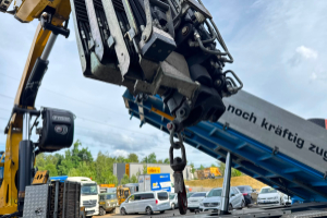 lastwagen_-_r480_10x4_fassi_660_kipper_3s_-_scania_291432.jpg