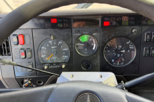 lastwagen_-_sk_1831_4x2_fassi_f105_kipper__-_mercedes_306992.jpg
