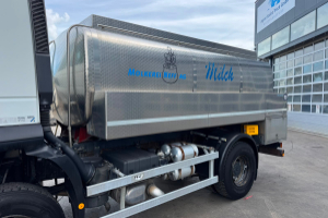 lastwagen_-_trakker_190t36_4x4_milchtank_-_iveco_291387.jpg