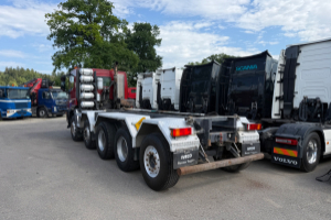lastwagen_-_trakker_34t45_10x4_chassis__-_iveco_293596.jpg