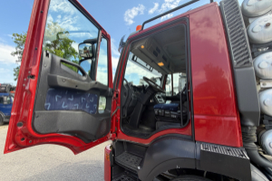 lastwagen_-_trakker_34t45_10x4_chassis__-_iveco_293599.jpg