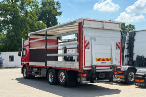 lastwagen_-_wide_26_430_6x2__-_renault_294438.jpg