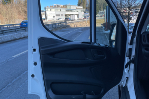 lieferwagen_und_transporter_-_35_s_14h_a8_automatik_lang_und_hoch_-_iveco_280808.jpg