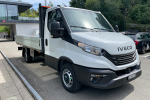 lieferwagen_und_transporter_-_35_s_16h_automat_pritsche_-_iveco_303553.jpg