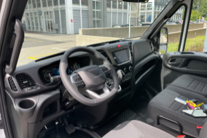 lieferwagen_und_transporter_-_35_s_16h_automat_pritsche_-_iveco_303555.jpg