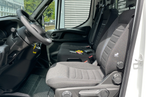 lieferwagen_und_transporter_-_35_s_16h_automat_pritsche_-_iveco_303558.jpg