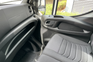 lieferwagen_und_transporter_-_35_s_16h_automat_pritsche_-_iveco_303562.jpg