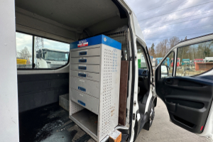 lieferwagen_und_transporter_-_35c18v_daily_servicewagen_sortimo_-_iveco_252540.jpg