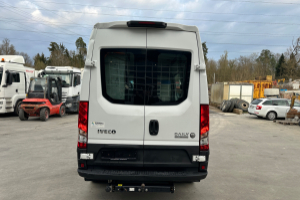lieferwagen_und_transporter_-_35c18v_daily_servicewagen_sortimo_-_iveco_252543.jpg