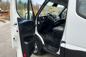 lieferwagen_und_transporter_-_35c18v_daily_servicewagen_sortimo_-_iveco_252548.jpg