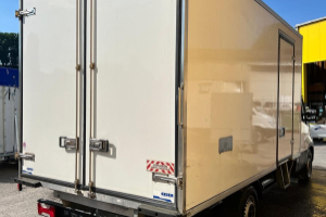 lieferwagen_und_transporter_-__iveco_35_s_14_kuehlfahrzeug_-_iveco_247837.jpg