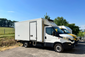 lieferwagen_und_transporter_-__iveco_35_s_14_kuehlfahrzeug_-_iveco_247838.jpg