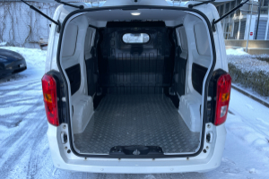 lieferwagen_und_transporter_-_byd_etp_3_standard_45kwh_kasten__2_schiebetueren_und_riffelblechboden_-_others_211417.jpg