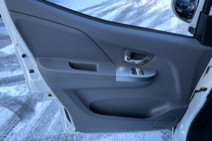 lieferwagen_und_transporter_-_byd_etp_3_standard_45kwh_kasten__2_schiebetueren_und_riffelblechboden_-_others_211420.jpg