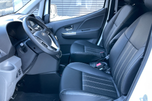 lieferwagen_und_transporter_-_byd_etp_3_standard_45kwh_kasten__2_schiebetueren_und_riffelblechboden_-_others_211422.jpg