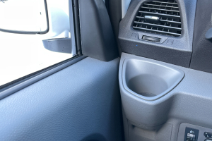 lieferwagen_und_transporter_-_byd_etp_3_standard_45kwh_kasten__2_schiebetueren_und_riffelblechboden_-_others_211424.jpg