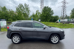 lieferwagen_und_transporter_-_cherokee_2_2_td_-_jeep_240131.jpg