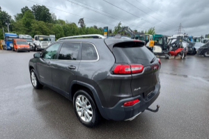 lieferwagen_und_transporter_-_cherokee_2_2_td_-_jeep_240133.jpg