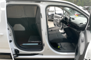 lieferwagen_und_transporter_-_combo-e_50_kwh_cargo_-_opel_246647.jpg
