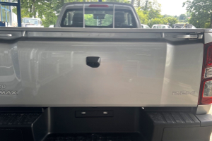 lieferwagen_und_transporter_-_d-max_2_2_single_b-strong_at_-_isuzu_302109.jpg
