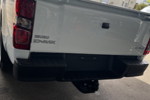 lieferwagen_und_transporter_-_d-max_2_2_single_b-strong_mt_-_isuzu_302123.jpg