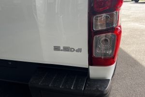 lieferwagen_und_transporter_-_d-max_2_2_single_b-strong_mt_-_isuzu_302124.jpg