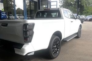lieferwagen_und_transporter_-_d-max_space_ev_nitro_sport_-_isuzu_302165.jpg