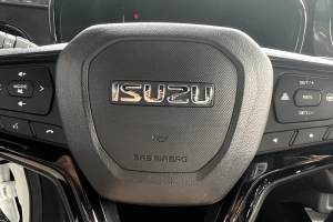 lieferwagen_und_transporter_-_d-max_space_ev_nitro_sport_-_isuzu_302172.jpg