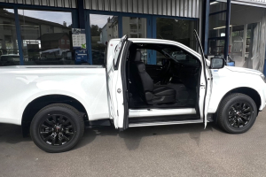 lieferwagen_und_transporter_-_d-max_space_ev_nitro_sport_-_isuzu_302179.jpg