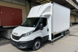 lieferwagen_und_transporter_-_daily_35_s_18h_v_kasten_mit_hebebuehne_und_seitentuere_-_iveco_246297.jpg