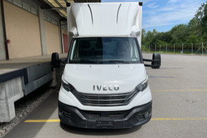 lieferwagen_und_transporter_-_daily_35_s_18h_v_kasten_mit_hebebuehne_und_seitentuere_-_iveco_246298.jpg