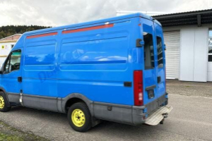 lieferwagen_und_transporter_-_daily_35s17v_kastenwagen_-_iveco_307121.jpg