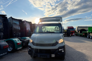 lieferwagen_und_transporter_-_daily_50c18_4x2__-_iveco_303188.jpg