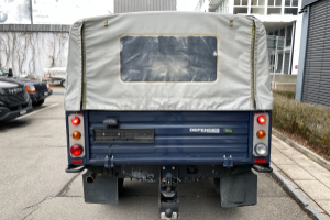 lieferwagen_und_transporter_-_defender_110_2_4_td4_high_capacity_pick_up_mit_blache_-_land_rover_246460.jpg