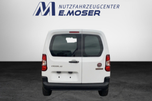 lieferwagen_und_transporter_-_doblo_1_5_bluehdi_l1_650kg_swiss_plus__kasten__-_fiat_245159.jpg