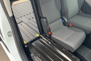 lieferwagen_und_transporter_-_doblo_1_5_bluehdi_l1_650kg_swiss_plus__kasten__-_fiat_245169.jpg