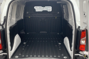 lieferwagen_und_transporter_-_doblo_1_5_bluehdi_l1_650kg_swiss_plus__kasten__-_fiat_245170.jpg