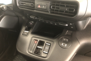 lieferwagen_und_transporter_-_e-doblo_kaw__l1_50_kwh_easy_pro_-_fiat_242190.jpg