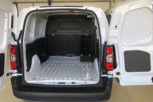 lieferwagen_und_transporter_-_e-doblo_kaw__l1_50_kwh_easy_pro_-_fiat_242192.jpg