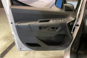 lieferwagen_und_transporter_-_e-partner_50kwh_standard_-_peugeot_246627.jpg