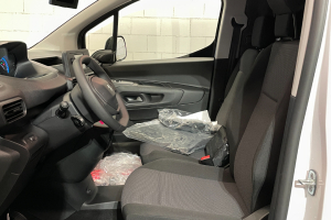 lieferwagen_und_transporter_-_e-partner_50kwh_standard_-_peugeot_246628.jpg
