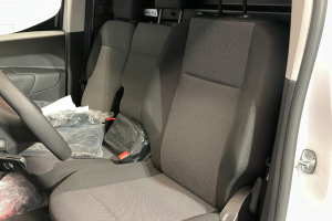 lieferwagen_und_transporter_-_e-partner_50kwh_standard_-_peugeot_246629.jpg