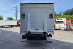 lieferwagen_und_transporter_-_fm-260_4x2_koffer_-_volvo_289957.jpg