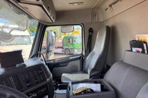 lieferwagen_und_transporter_-_fm-260_4x2_koffer_-_volvo_289963.jpg