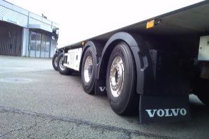 lieferwagen_und_transporter_-_fm_460_8x2_-_volvo_294358.jpg