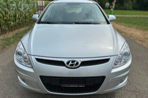 lieferwagen_und_transporter_-_hyundai_i30_wagon_1_6_style_-_hyundai_301418.jpg