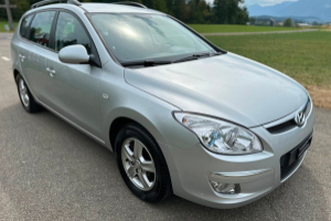 lieferwagen_und_transporter_-_hyundai_i30_wagon_1_6_style_-_hyundai_301419.jpg