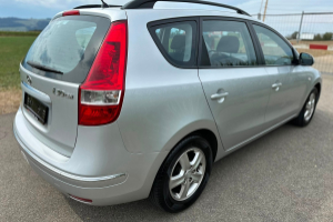 lieferwagen_und_transporter_-_hyundai_i30_wagon_1_6_style_-_hyundai_301421.jpg