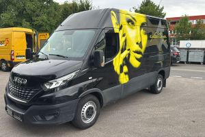 lieferwagen_und_transporter_-_iveco_33_s_14_ahk_kasten_automat_navi_xenon_-_iveco_255886.jpg